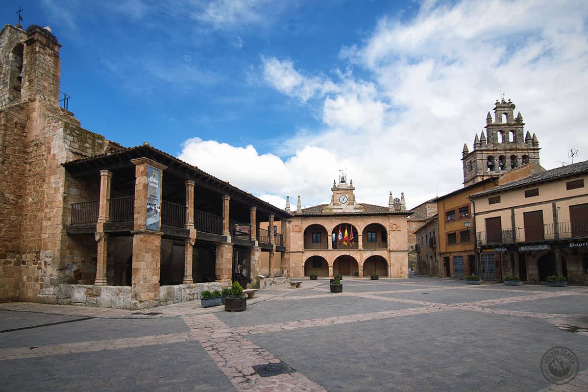 Ayllon es uno de los pueblos de la ruta por las Comarcas de Segovia que no puedes perderte.