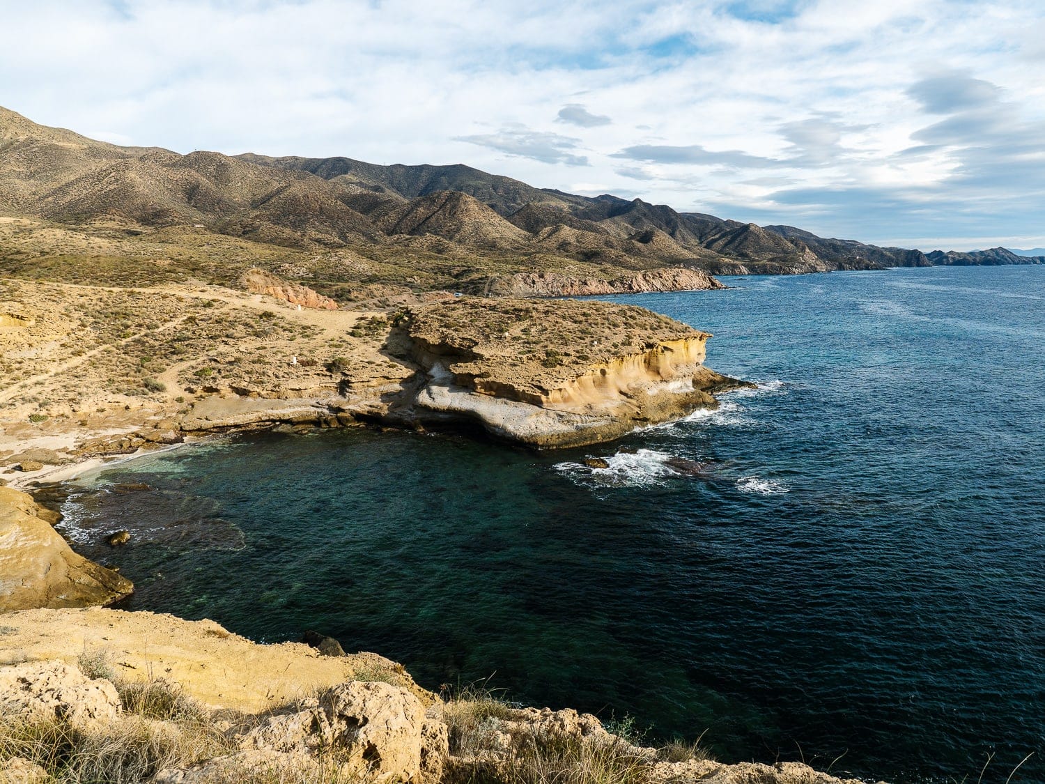 Vistas desde los miradores a Cala Blanca y Puntas de Calnegre.